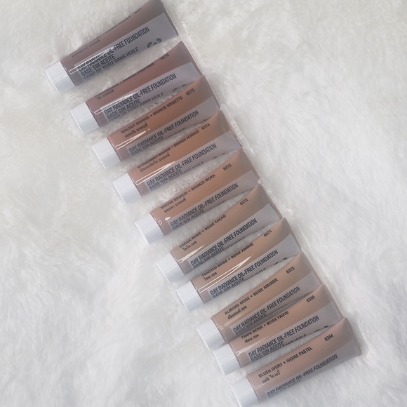 🆕️MK- Day Radiance Foundation Formula 3 - Picture 7 of 8